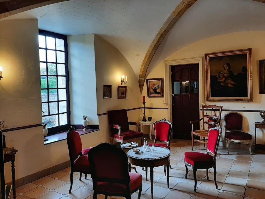 Chateau De Mornay Saint-Pierre-de-l'Isle Kültér fotó